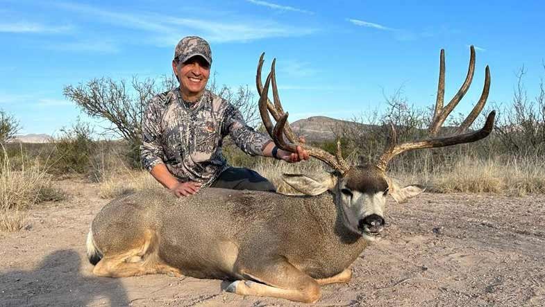 Desert mule deer hunting gallery